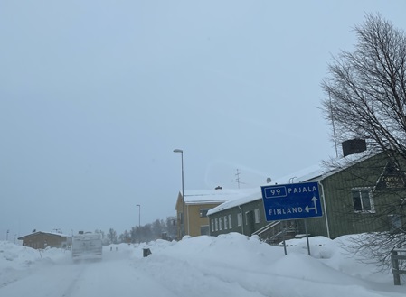 Grenzüberfahrt nach Finnland im Winter