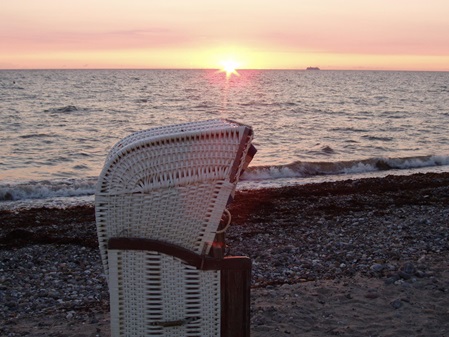 Strandkorb am Meer